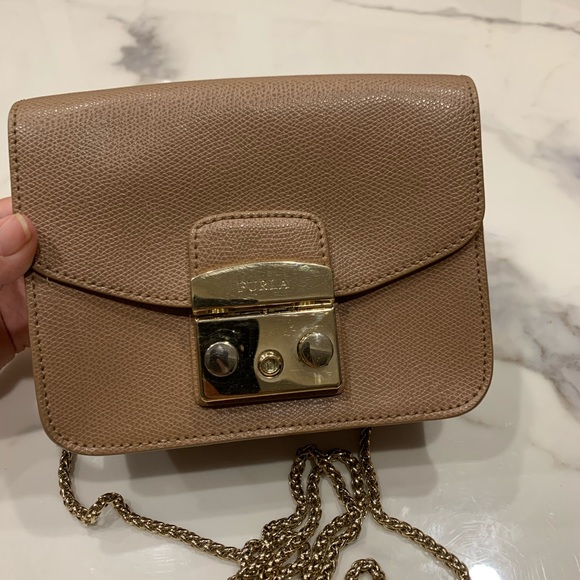 Furla Metropolitis Crossbody - Picture 2 of 11